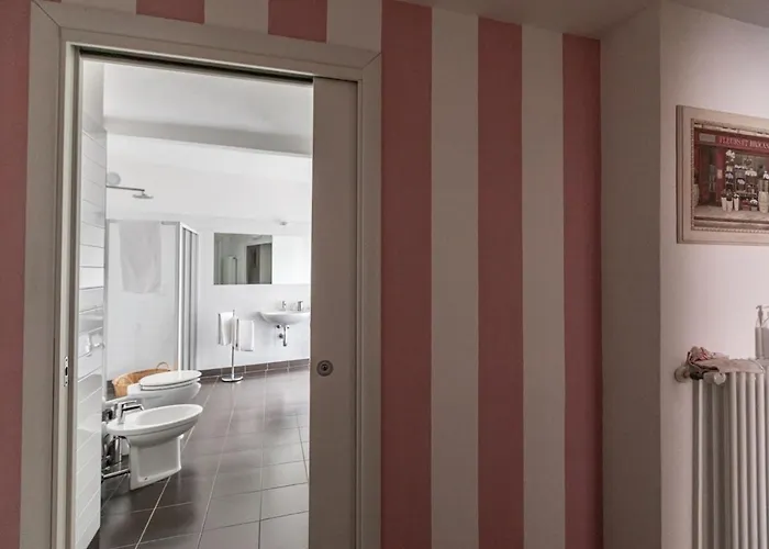 斯特雷萨公寓 4*